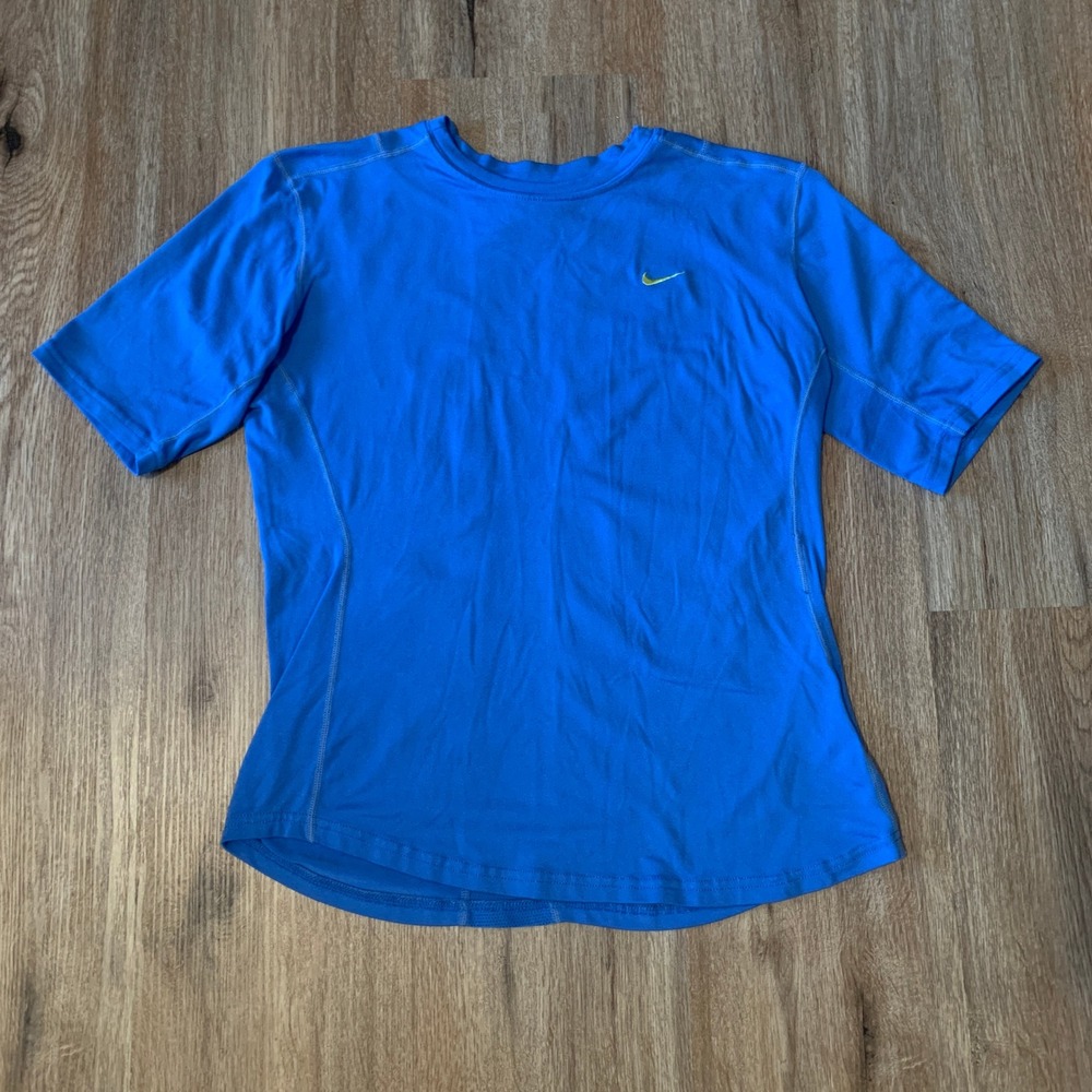 Nike Dri-FIT athletic short-sleeve shirt in blue, nylon elastic - medium‎ womens
